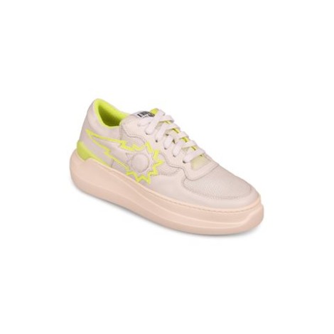 SNEAKERS LOGO