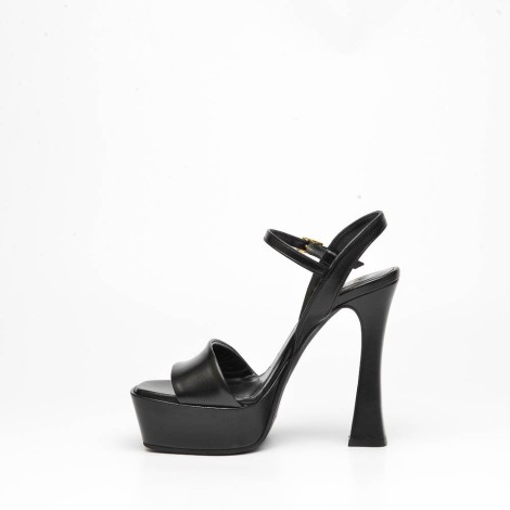 Sandalo in pelle nera