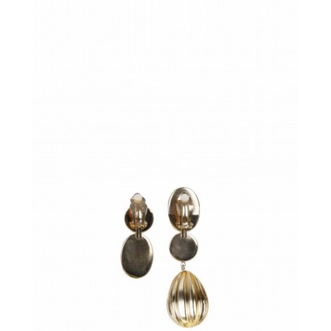 D'Estree beige and white Sonia Shell earrings
