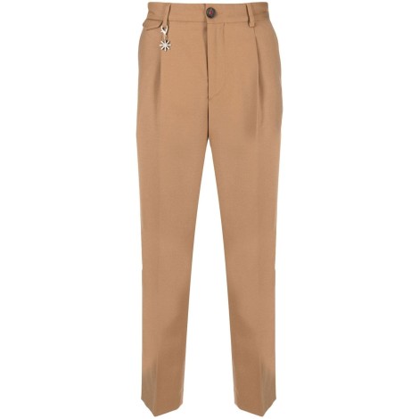 MANUEL RITZ Chino dritti in lana vergine color cammello con charm Manuel Ritz