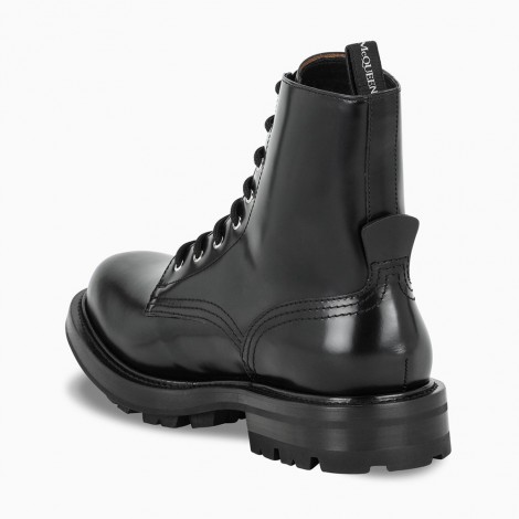 black worker boots