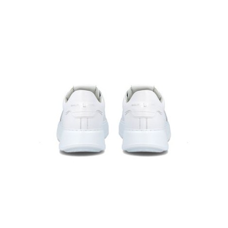 Sneakers TEMPLE di Philippe Model, da uomo, colore bianco. Modello con tomaia in pelle di vitello colore nero. Parte posteriore con logo e suola tono su tono. Caratterizzato dal logo scudetto sul lato della scarpa. 