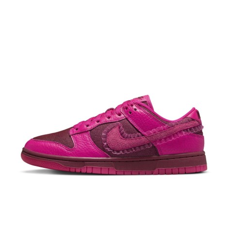 Nike Dunk Low Valentine's Day (2022) (W)