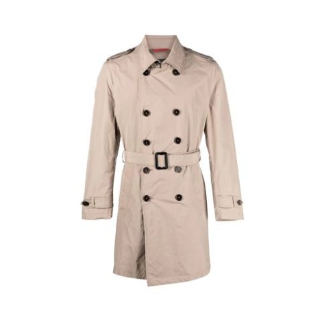 Trench di Fay, da uomo, colore cammello. Modello doppiopetto, realizzato in taffetà tecnico impermeabile. Caratterizzato da cintura, fascette sulla spalla e sul fondo manica. Colletto classico e chiusura con bottoni personalizzati. Vestibilità regolare. &