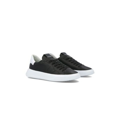 Sneakers TEMPLE di Philippe Model, da uomo, colore nero. Modello con tomaia in pelle di vitello colore nero. Parte posteriore con logo e suola a contrasto. Caratterizzato dal logo scudetto sul lato della scarpa. 