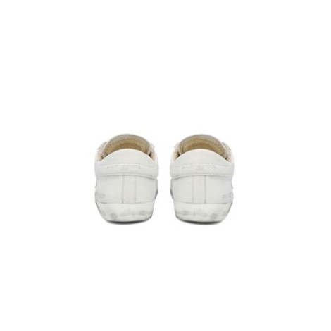 Sneakers PRSX di Philippe Model, da uomo, colore bianco. Modello  con tomaia in pelle di vitello colore bianco. Parte posteriore e logo tono su tono. Caratterizzato dal logo scudetto sul lato della scarpa. 
