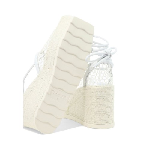 BOTTEGA VENETA sandali espadrillas bianchi con zeppa e dettagli in rete