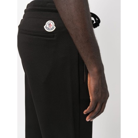 MONCLER pantaloni sportivi affusolati neri in cotone con patch logo Moncler