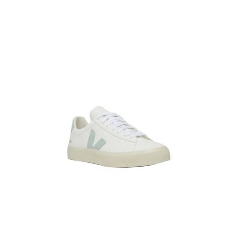 Sneakers CAMPO di Veja, colore bianco. Realizzata in pelle Chromefree. Caratterizzata dalla suola in gomma e dall'iconica 
