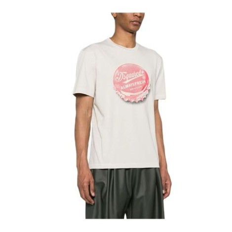 T-shirt in cotone color latte  con stampa graficagirocollo a coste, maniche corte, stampa sul davantiorlo dritto. 