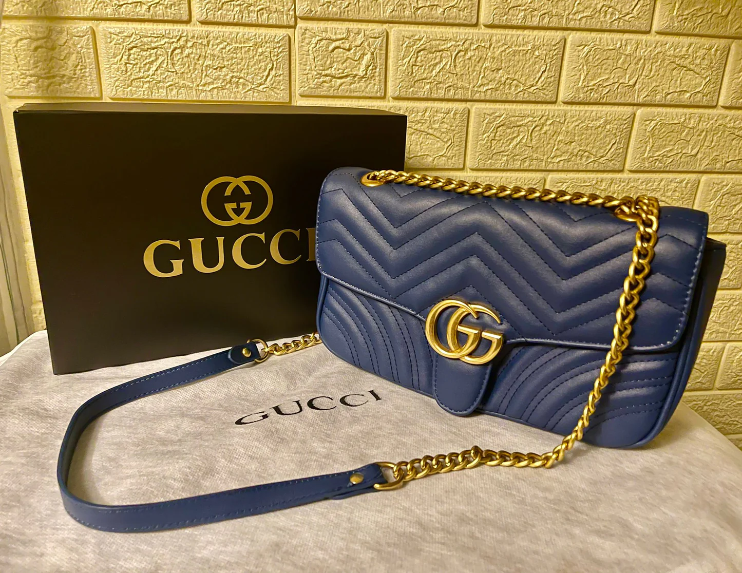 Gucci contro i falsi