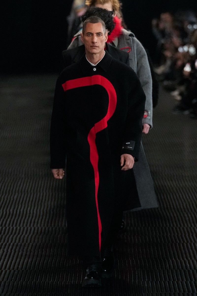 MSGM Men's AW 24-25 look on the Porta Venezia metro runway