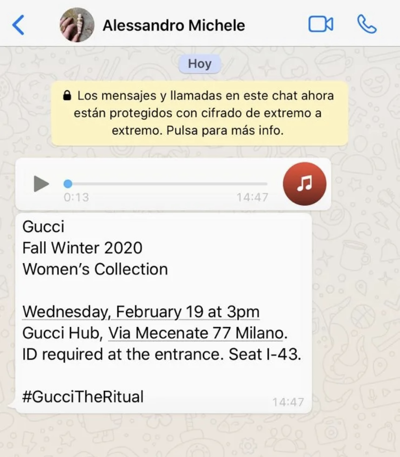 Invito Gucci FW20 in stile messaggio confidenziale su carta stampata