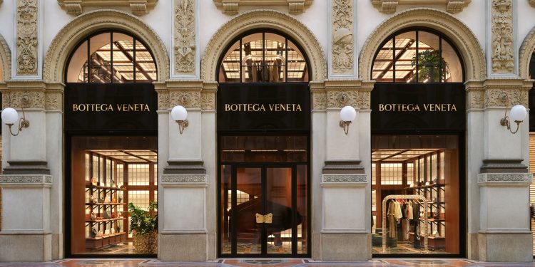 Bottega Veneta apre le porte del suo nuovo negozio in Galleria a Milano