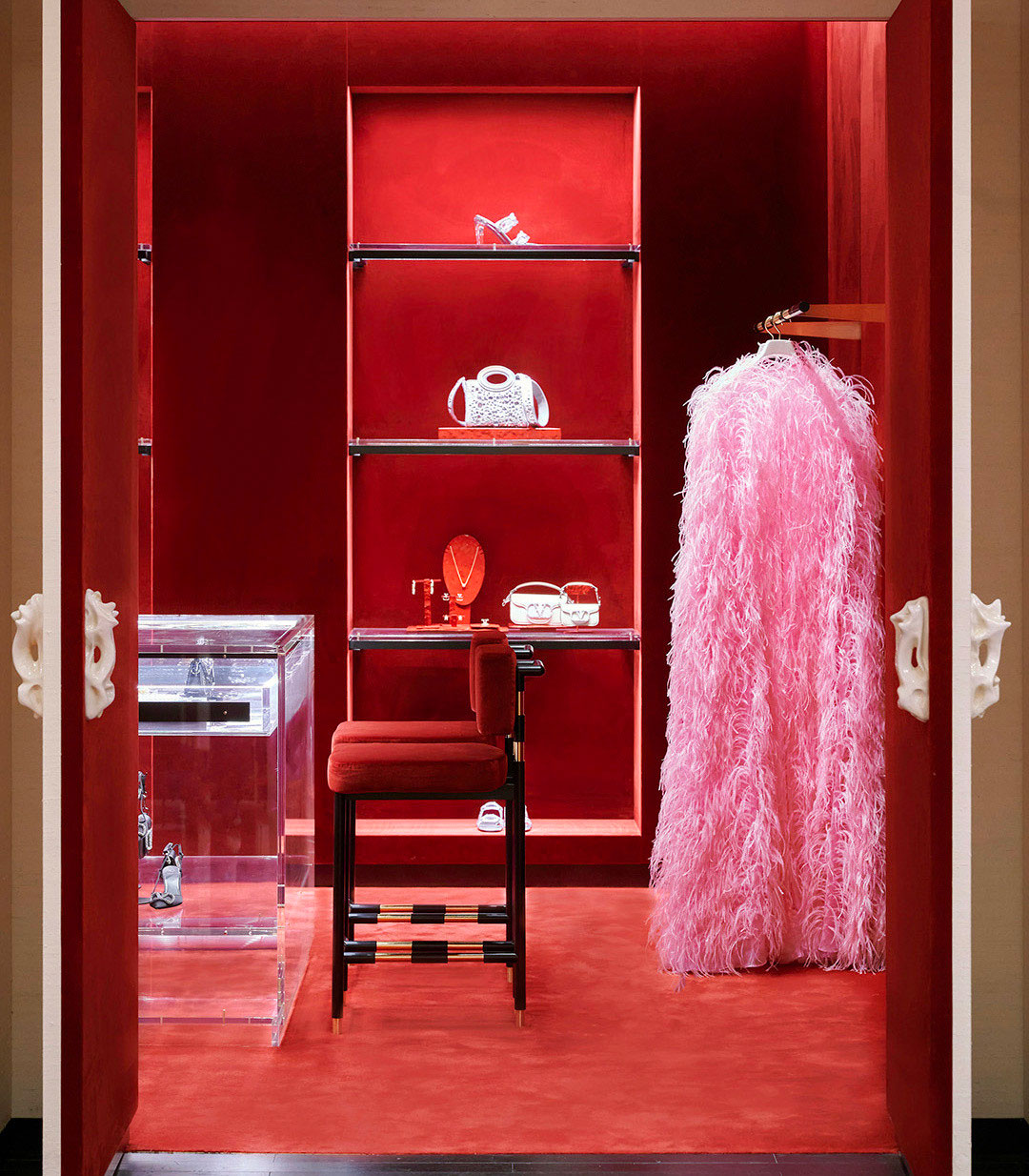 Scarlet velvet Red Room in the new Valentino Paris store