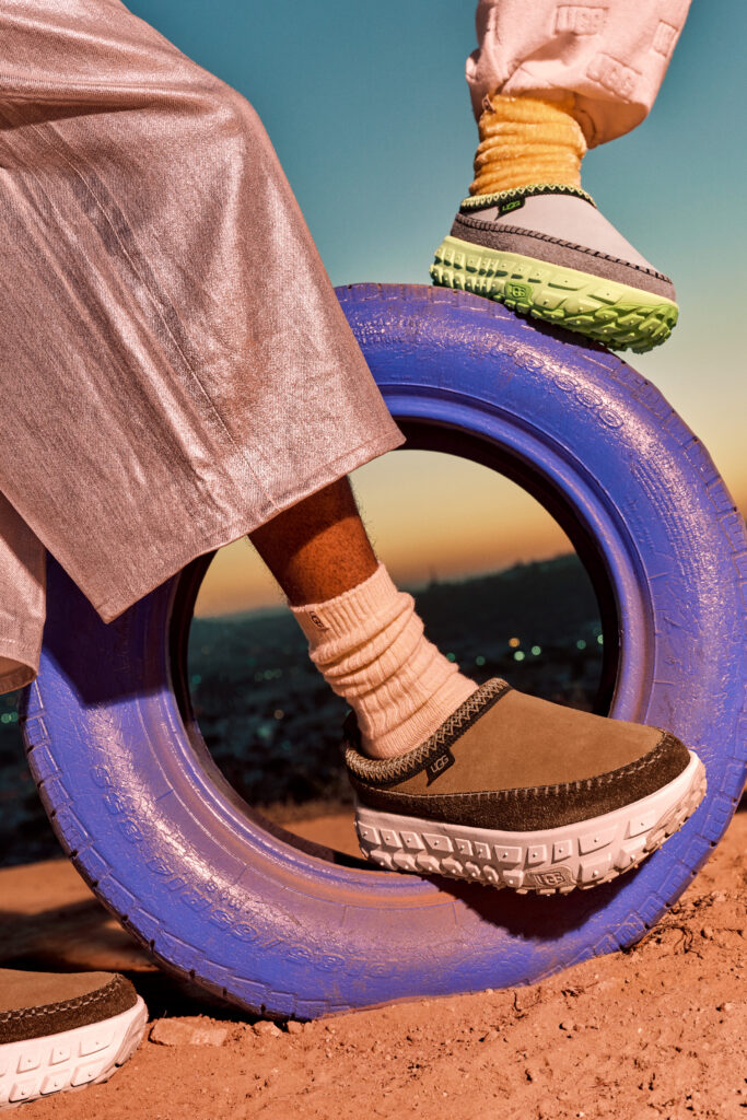 UGG Tasman Slide della collezione Venture Daze con intersuola rialzata