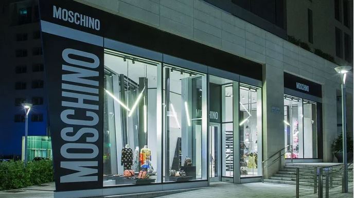 Moschino: Debutto Maschile di Adrian Appiolaza alla Milano Fashion Week