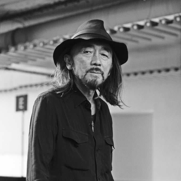 Yohji Yamamoto, lo stilista giapponese maestro della decostruzione