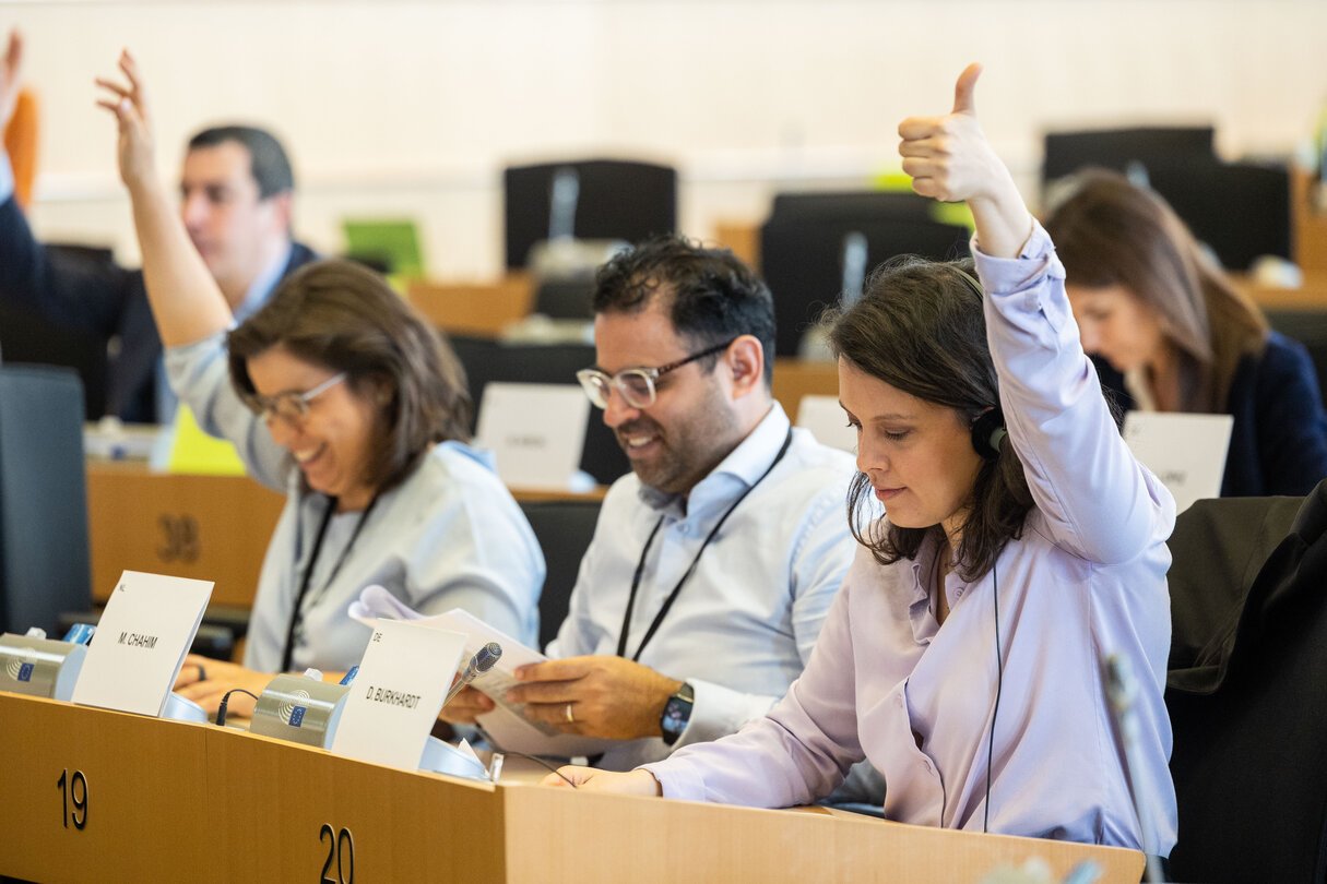 The vote in the European Parliament's ENVI committee on the strategy for sustainable and circular textiles, a step on the road to Regulation 2024/1781. © European Union 2023 - Source: EP