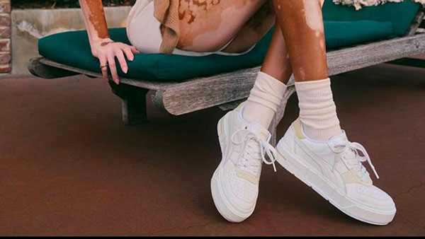 Sneaker PUMA Cali Court bianca con dettagli in nabuk a contrasto