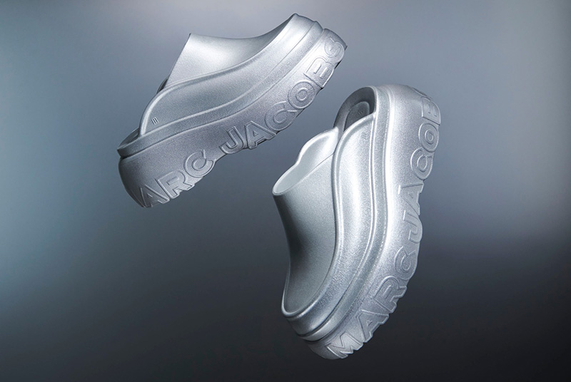 Slide slipper with embossed Marc Jacobs monogram on the upper