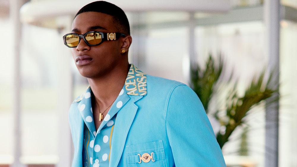 Medusa medallion detail on Versace Medusa Biggie sunglasses