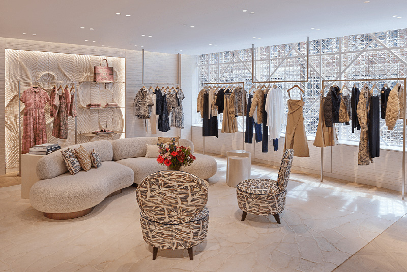 Versailles parquet and toile de Jouy details in the Dior boutique