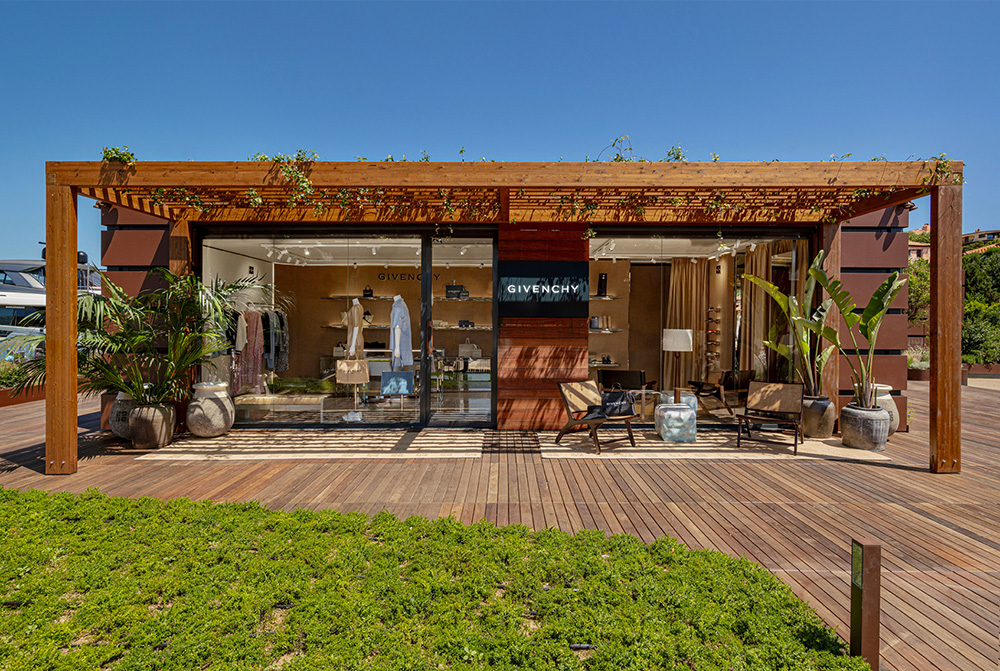 Givenchy sbarca a Porto Cervo