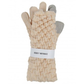 Issey Miyake pink gloves