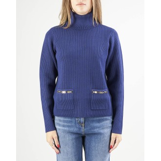 ELISABETTA FRANCHI Maglia a costine con collo alto e dettaglio morsetto Elisabetta Franchi