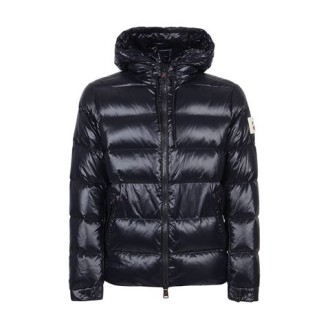 Giubbino VERBIER di AFTERLABEL, da uomo, colore blu. Modello a maniche lunghe, con cappuccio. Caratterizzato da tasche laterali con zip, dettaglio logo sulla manica e cappuccio con coulisse regolabile. Chiusura con zip. Vestibilità regolare. 