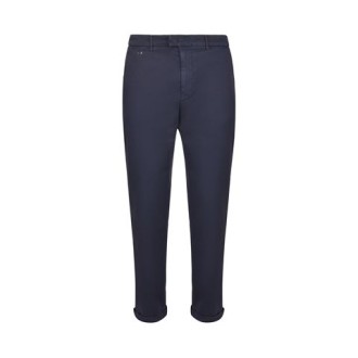 Jeans di Tramarossa da uomo, colore blu navy. Modello Luis con 5 tache, di cui 2 tasca america; patta con zip. Viene venduto con letterine in Edizione Classica incluse. Vestibilità regolare. 