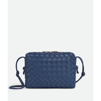 BOTTEGA VENETA Borsa piccola in pelle di agnello blu cruise 