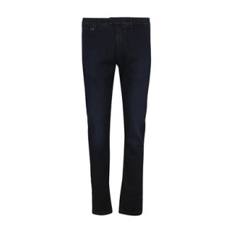 Luis Slim tasca America e patta con zip . Realizzato con uno straordinario tessuto di nuova generazione edalle inedite qualità tecniche, un denim con “memoria di forma”. Possiede una performance di morbidezza e vestibilità uniche nel mercato.Collection 24