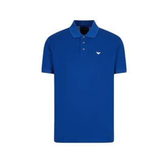 Polo di Emporio Armani, da uomo, colore bluette. Modello realizzato in cotone piquet. Caratterizzato da maniche corte e dettaglio logo sul davanti. Colletto classico con chiusura a tre bottoni. Vestibilità regolare. 