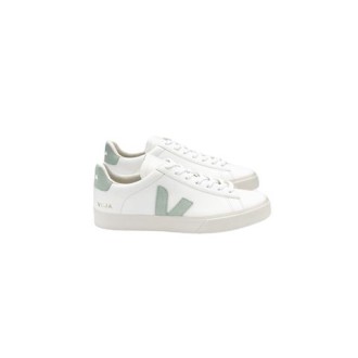 Sneakers CAMPO di Veja, colore bianco. Realizzata in pelle Chromefree. Caratterizzata dalla suola in gomma e dall'iconica 