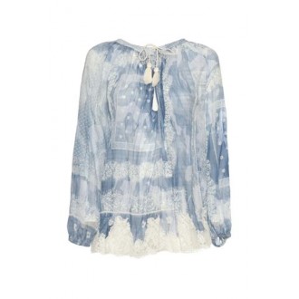 Camicia di Ermanno, da donna, colore azzurro. Modello a maniche lunghe, realizzato in misto cotone e seta. Caratterizzato da stampa grafica all over, rifinitura in pizzo e polsini elasticizzati. Allacciatura frontale con cordini. Scollo a V. Vestibilità o