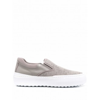 FENDI Sneakers basse slip-on in pelle grigio chiaro con logo FF Fendi