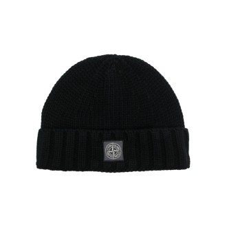 STONE ISLAND berretto in lana nera con risvolto e corona rotonda.