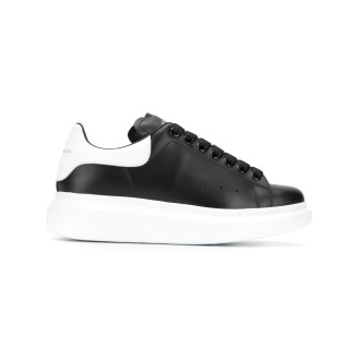 ALEXANDER MCQUEEN Sneakers Oversize Donna Nere Con Suola e Spoiler Bianchi