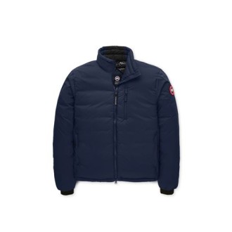 Giacca LODGE di Canada Goose da uomo, color blu. Modello con chiusura frontale con zip a doppio cursore, polsini aderenti, tasche con zip, tasca interna con zip, orlo elasticizzato e anti-vento.Caratterizzato da logo applicato sulla spalla. 