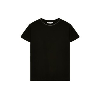 T-shirt nera di Fabiana Filippi con la particolarità di avere una catenella come un punto luce nel girocollo. Modello a maniche corte, vestibilità regular. 