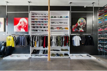 DIADORA stores in Los Angeles | SHOPenauer