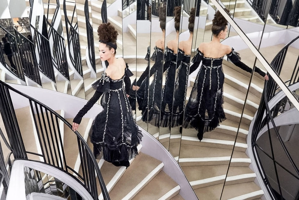 Chanel's Beverly Hills Flagship Features an Enormous Strand of Pearls