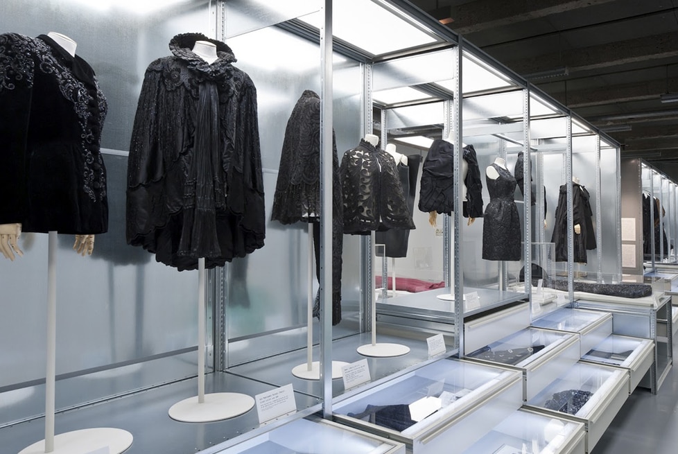 balenciaga milano showroom