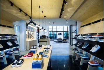 vans store promenade mall