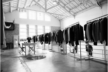 Showroom Plastic