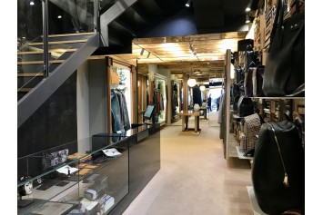 MONCLER stores in Reggio Emilia | SHOPenauer