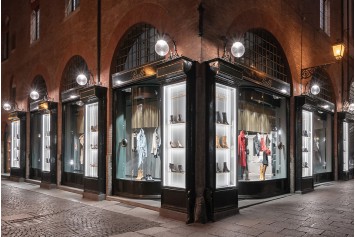 vans store bologna